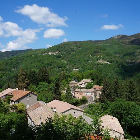 Gite **** "Le Refuge Des Fees" Saint-Julien-du-Gua Zewnętrze zdjęcie